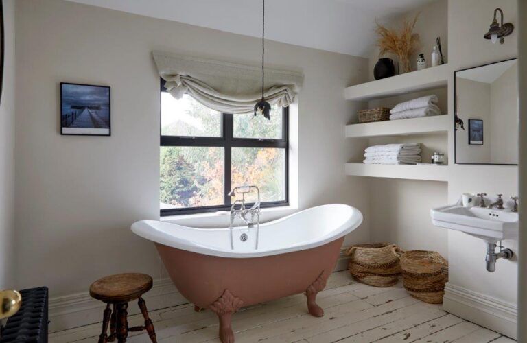 Stunning 4 Bedroom Home image 56