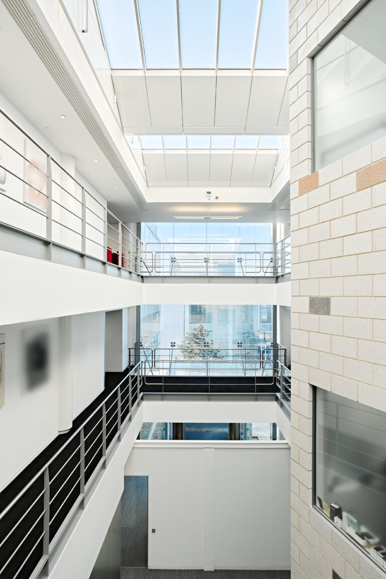 Vacant HQ Office image 4