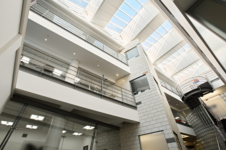 Vacant HQ Office image 5