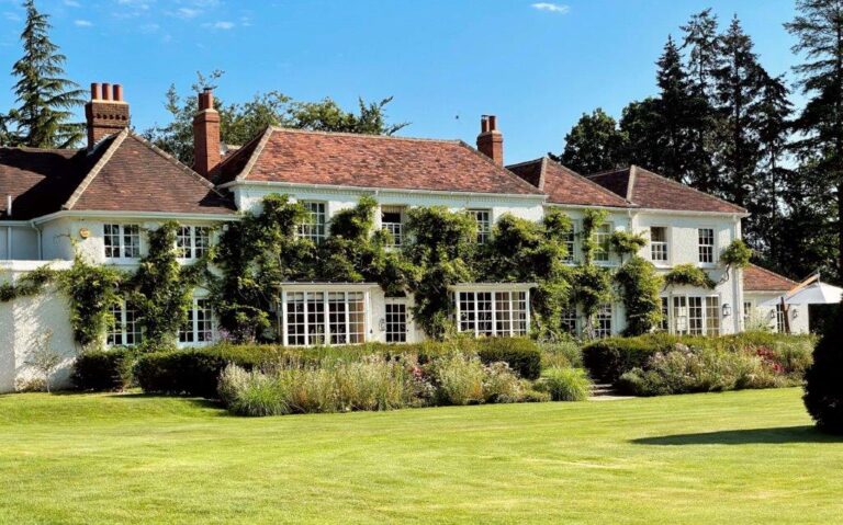 Large Detached House in Surrey image 2