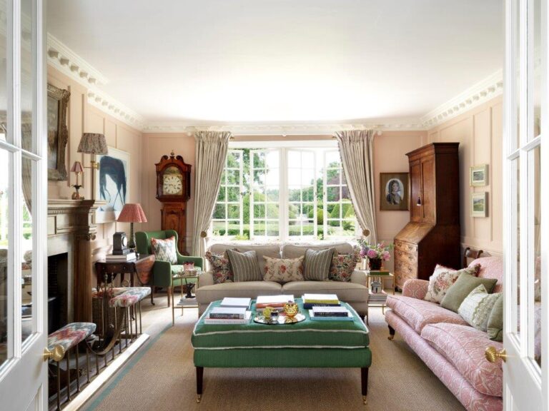 Large Detached House in Surrey image 9