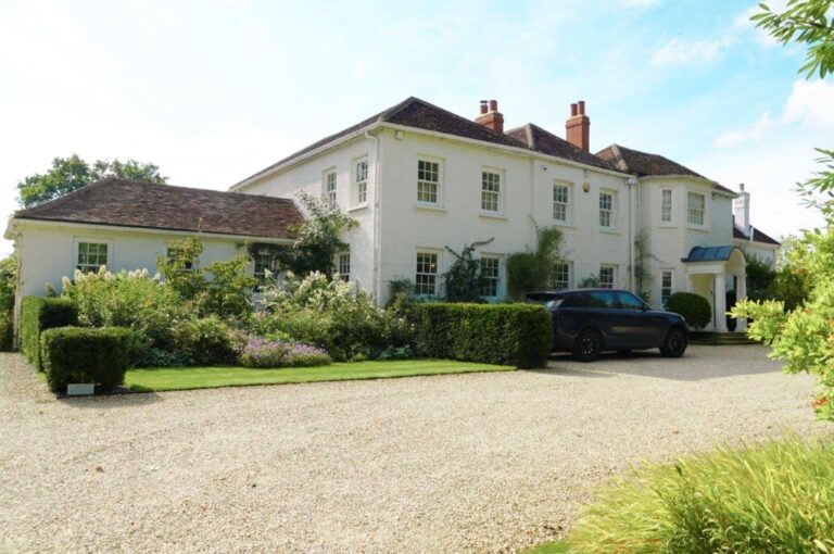 Large Detached House in Surrey image 3