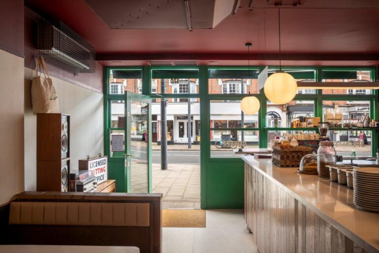 Classic Cafe in East Sheen image 3