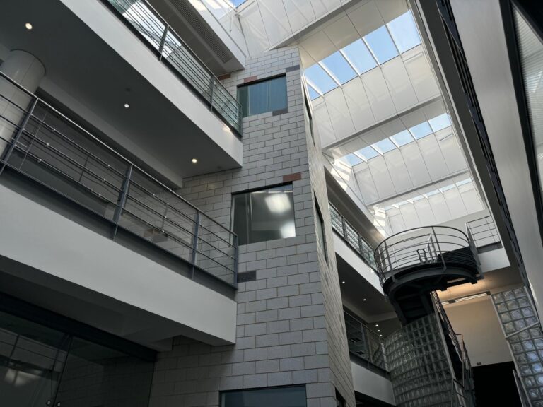 Vacant HQ Office image 8