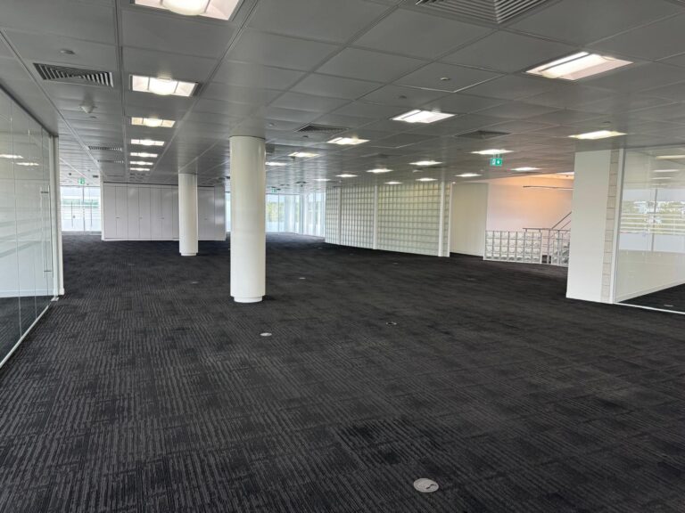 Vacant HQ Office image 21