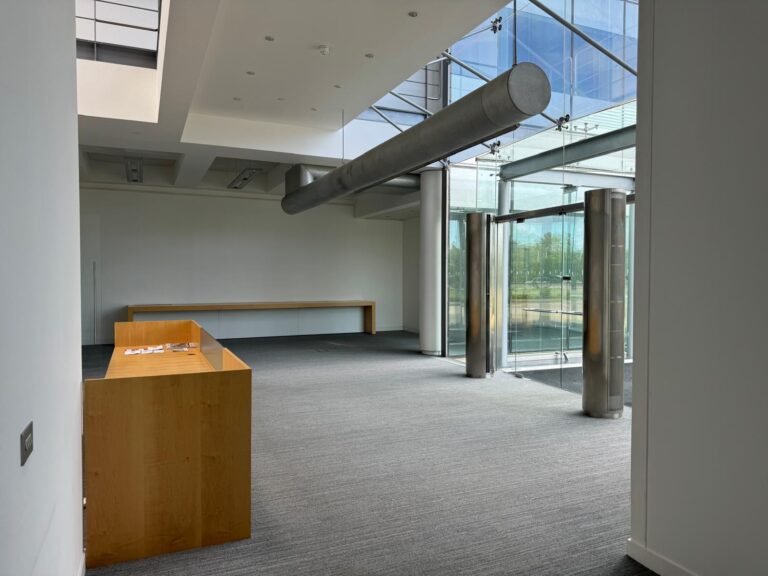 Vacant HQ Office image 26