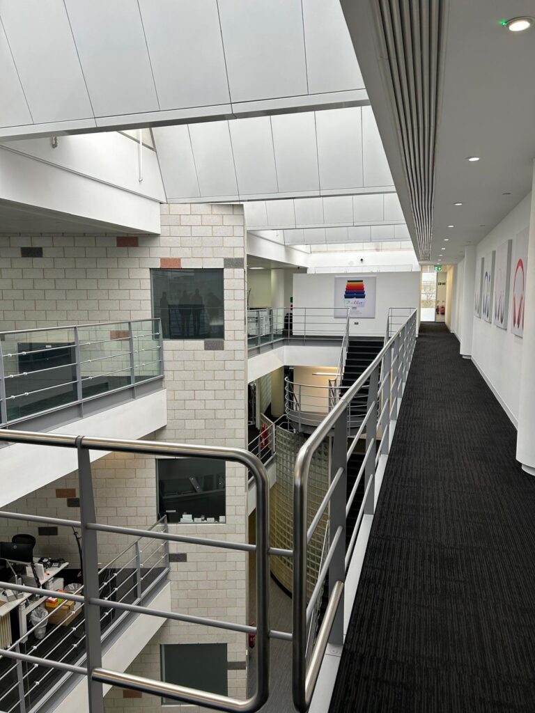 Vacant HQ Office image 6
