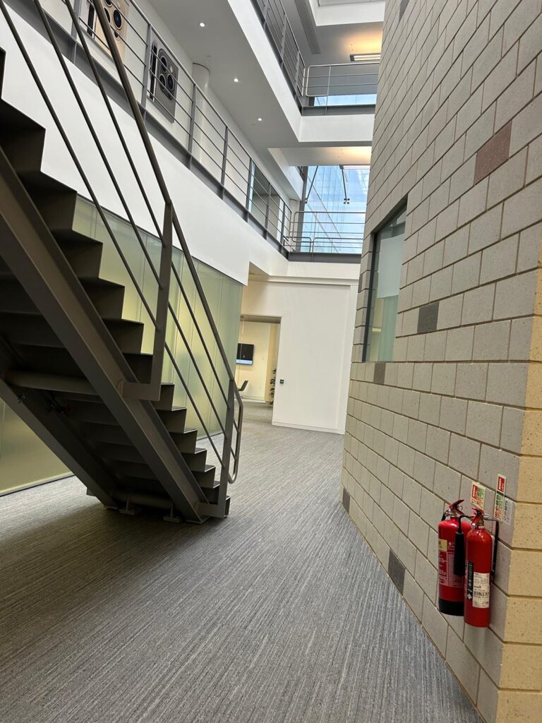 Vacant HQ Office image 20