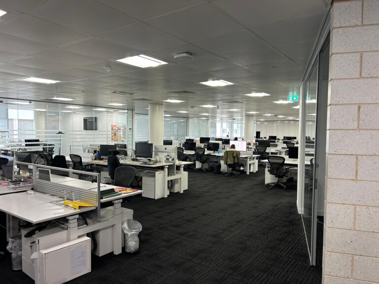 Vacant HQ Office image 12