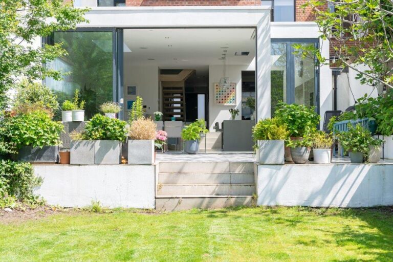 Modern Riverside Property in Chiswick image 25