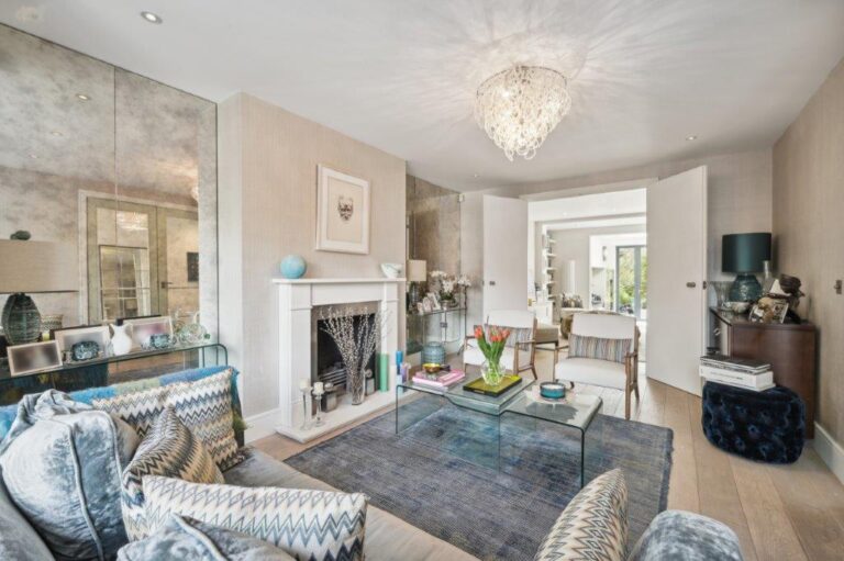 Modern Riverside Property in Chiswick image 11