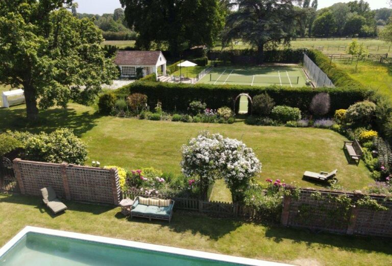 Large Detached House in Surrey image 44