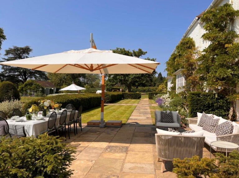 Large Detached House in Surrey image 34