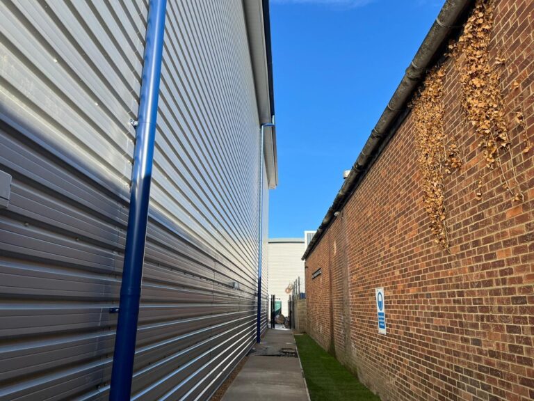 Flexible Modern Warehouse image 16