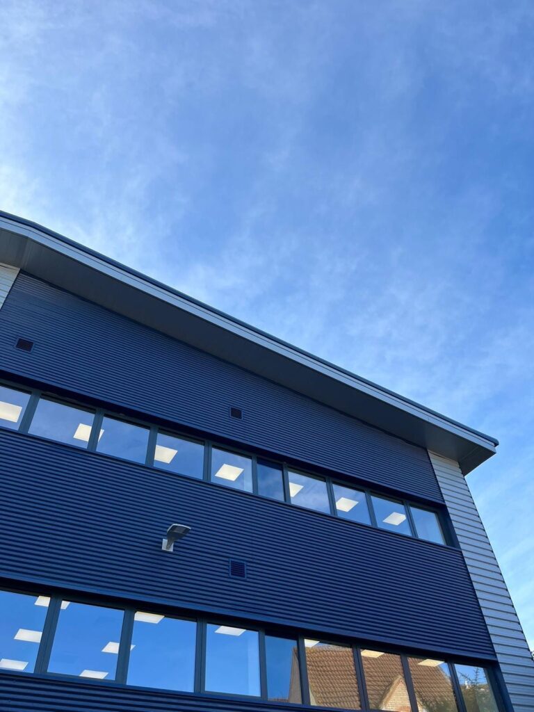 Flexible Modern Warehouse image 18