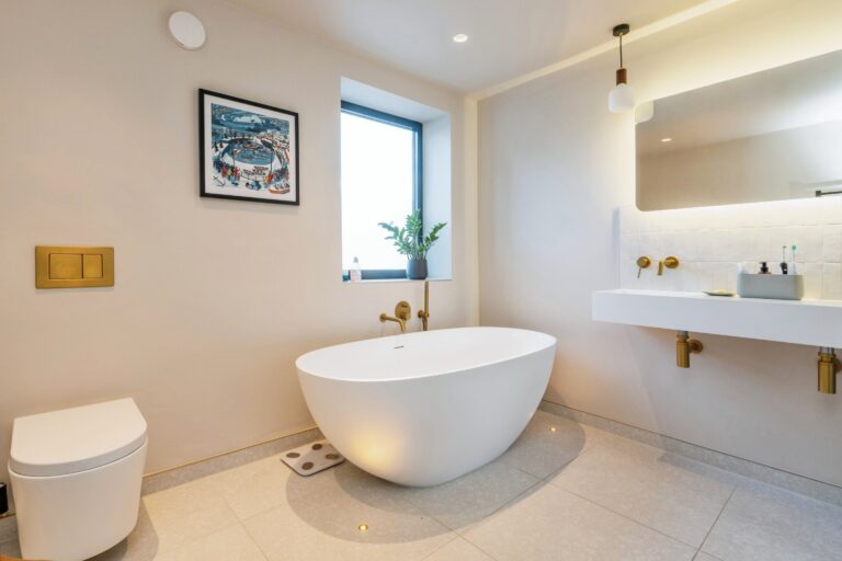 3 Bedroom Terraced Family Home image 13