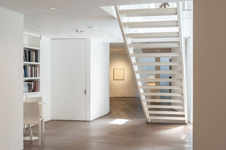 3,000 sq ft Central London Gallery image 6