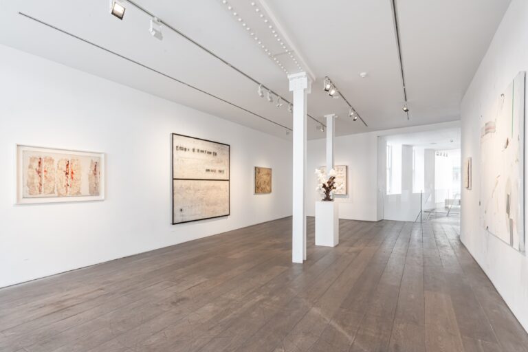 3,000 sq ft Central London Gallery image 2