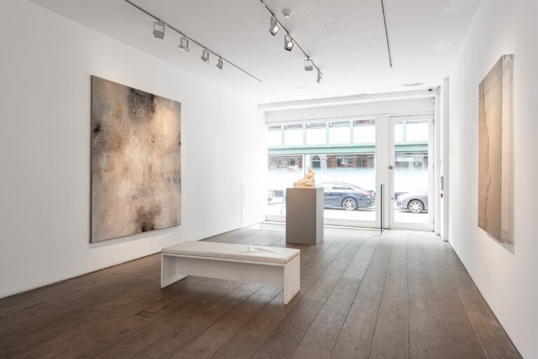 3,000 sq ft Central London Gallery image 1