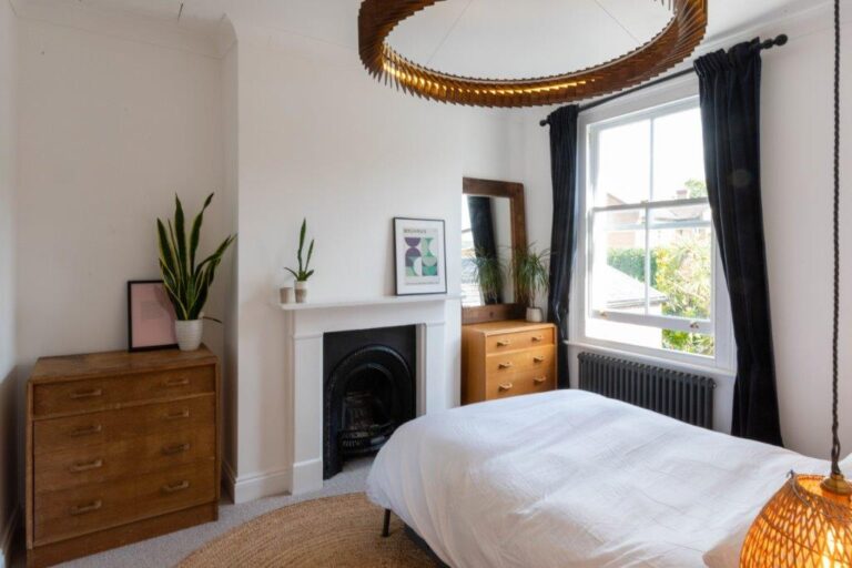 North London Terraced House image 16
