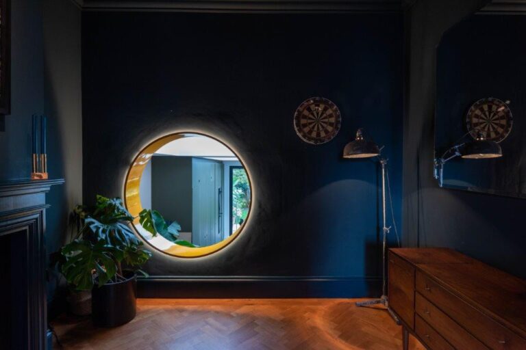 North London Terraced House image 5