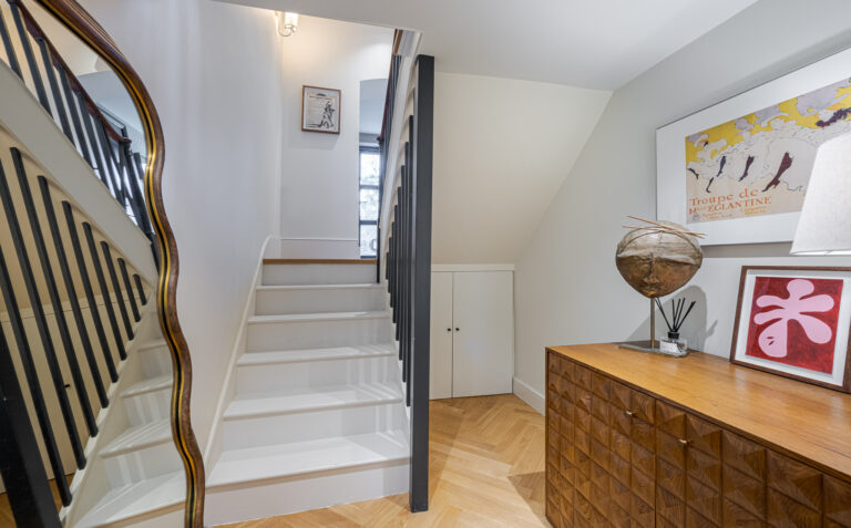 Modern Designed Soho-House image 17