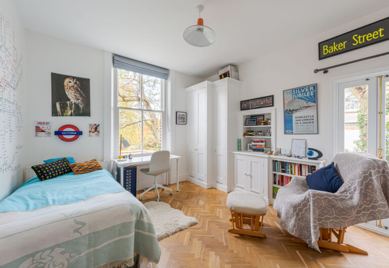 Spacious Modern Edwardian Home image 24