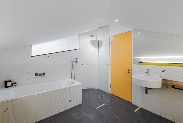 Spacious Modern Edwardian Home image 25