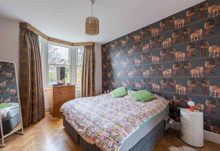 Spacious Modern Edwardian Home image 19