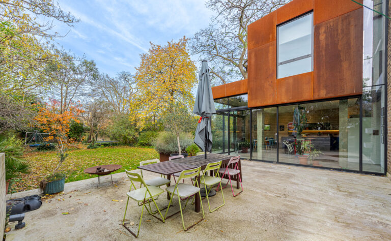 Spacious Modern Edwardian Home image 27