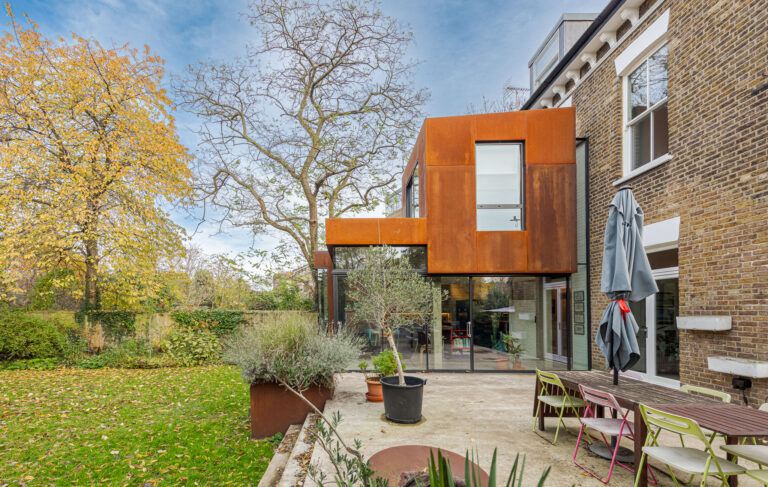 Spacious Modern Edwardian Home image 28