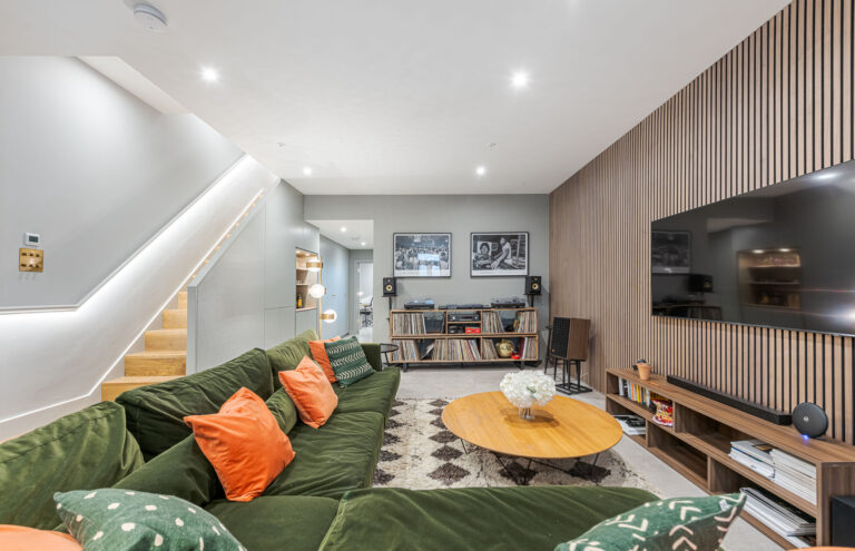 Large Modern Home in Battersea image 13