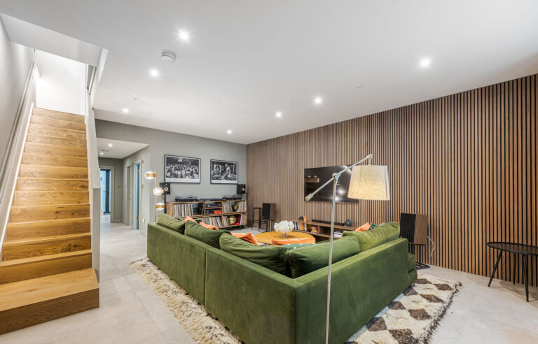 Large Modern Home in Battersea image 14