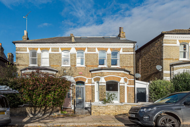 Large Modern Home in Battersea image 1