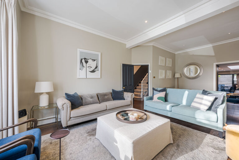 Large Modern Home in Battersea image 10