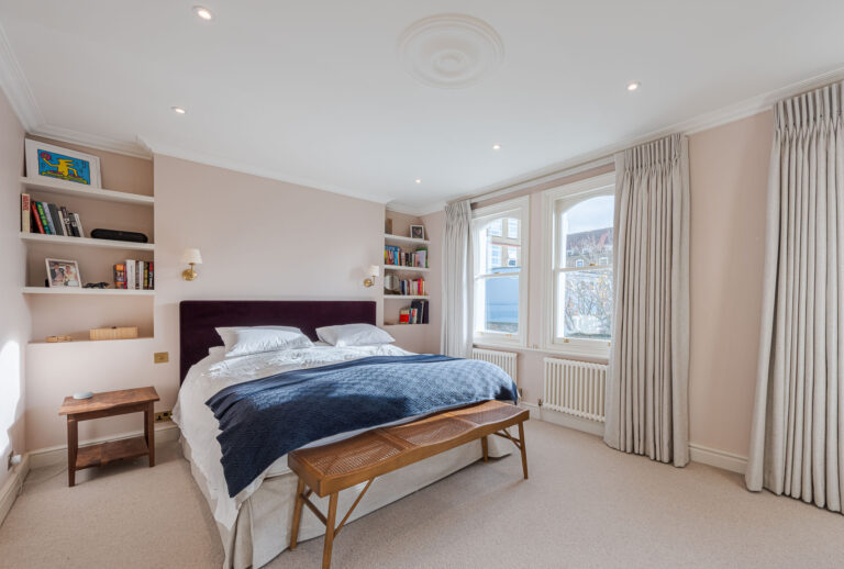 Large Modern Home in Battersea image 20