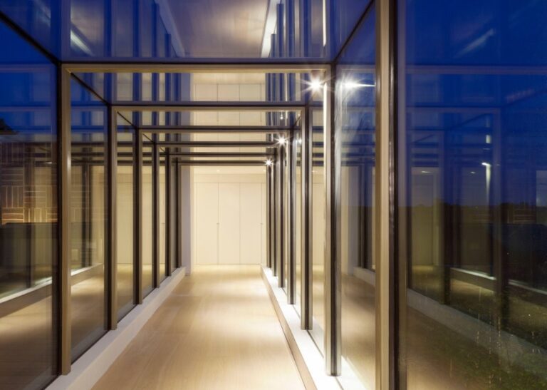 Luxury Modern Design Mansion image 19