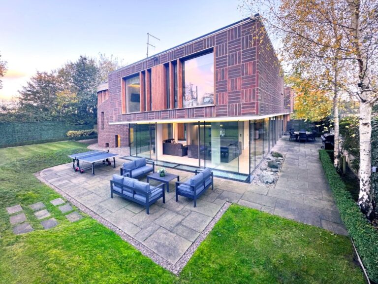 Luxury Modern Design Mansion image 75