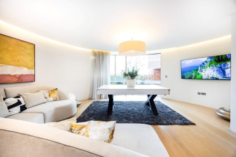 Luxury Modern Design Mansion image 24
