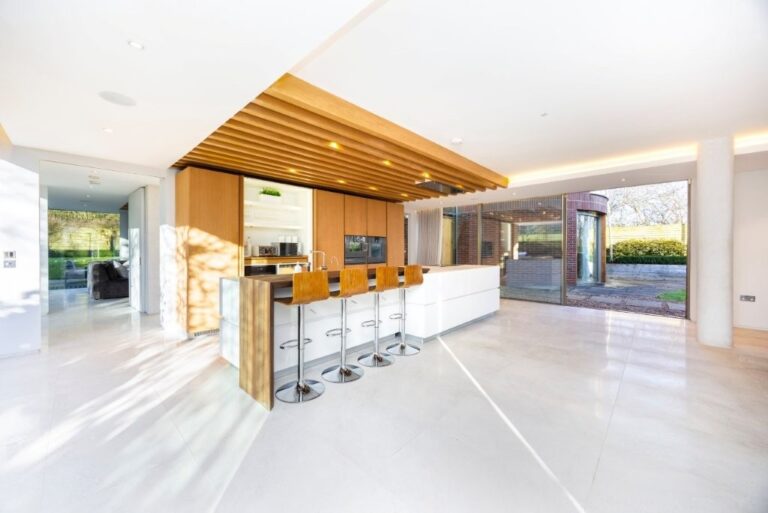 Luxury Modern Design Mansion image 8