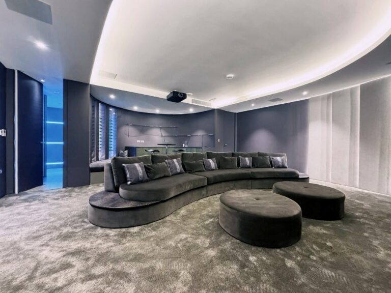 Luxury Modern Design Mansion image 32