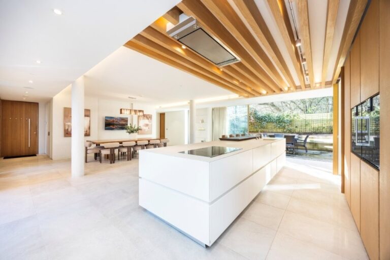 Luxury Modern Design Mansion image 12