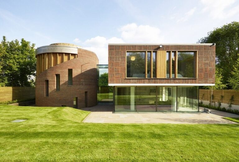 Luxury Modern Design Mansion image 1