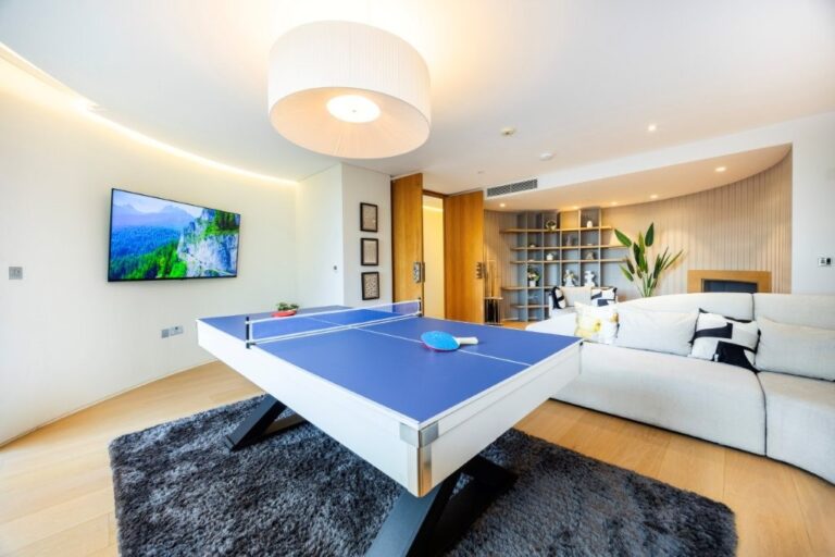 Luxury Modern Design Mansion image 36
