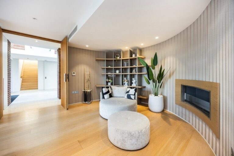 Luxury Modern Design Mansion image 9
