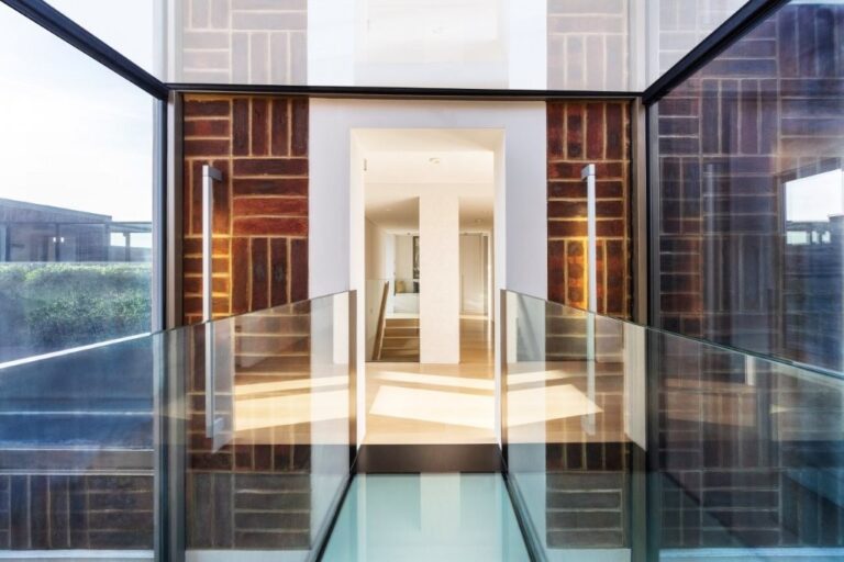 Luxury Modern Design Mansion image 17