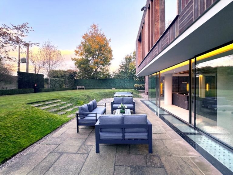 Luxury Modern Design Mansion image 77