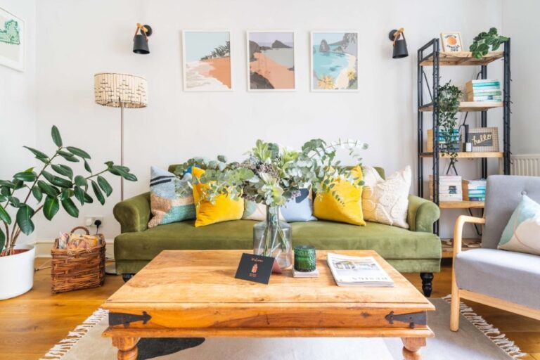 Stylish Ealing Garden Flat image 3