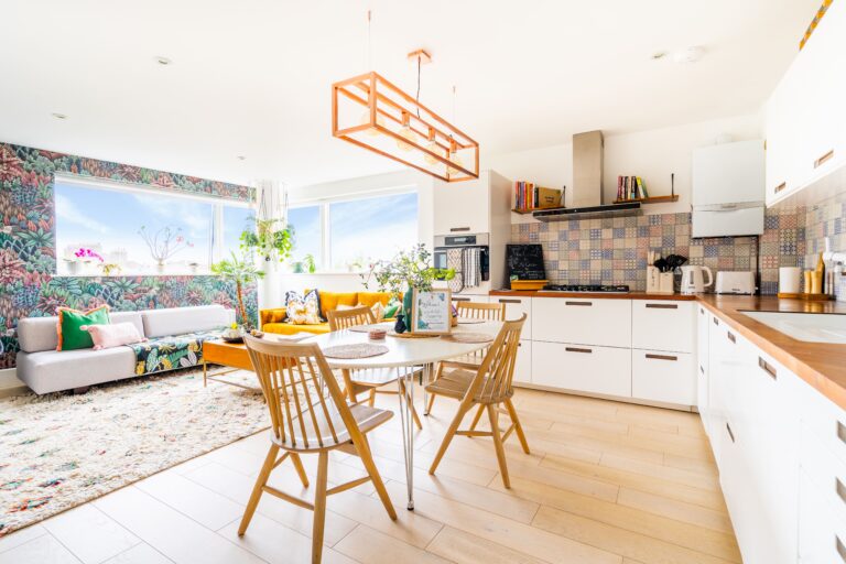 Urban Rainforest East End Flat image 5