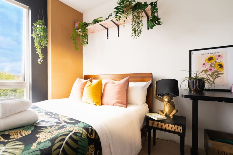 Urban Rainforest East End Flat image 11